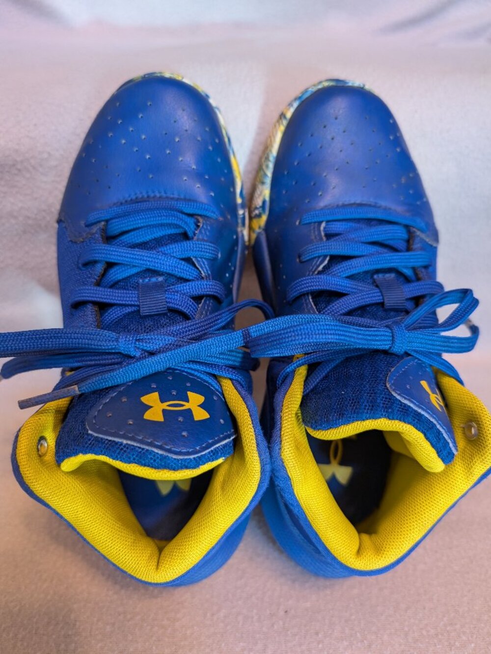 Lot! 2 pair Under Armour Shoes Sneakers Size 2Y blue yellow gray - Picture 8 of 16
